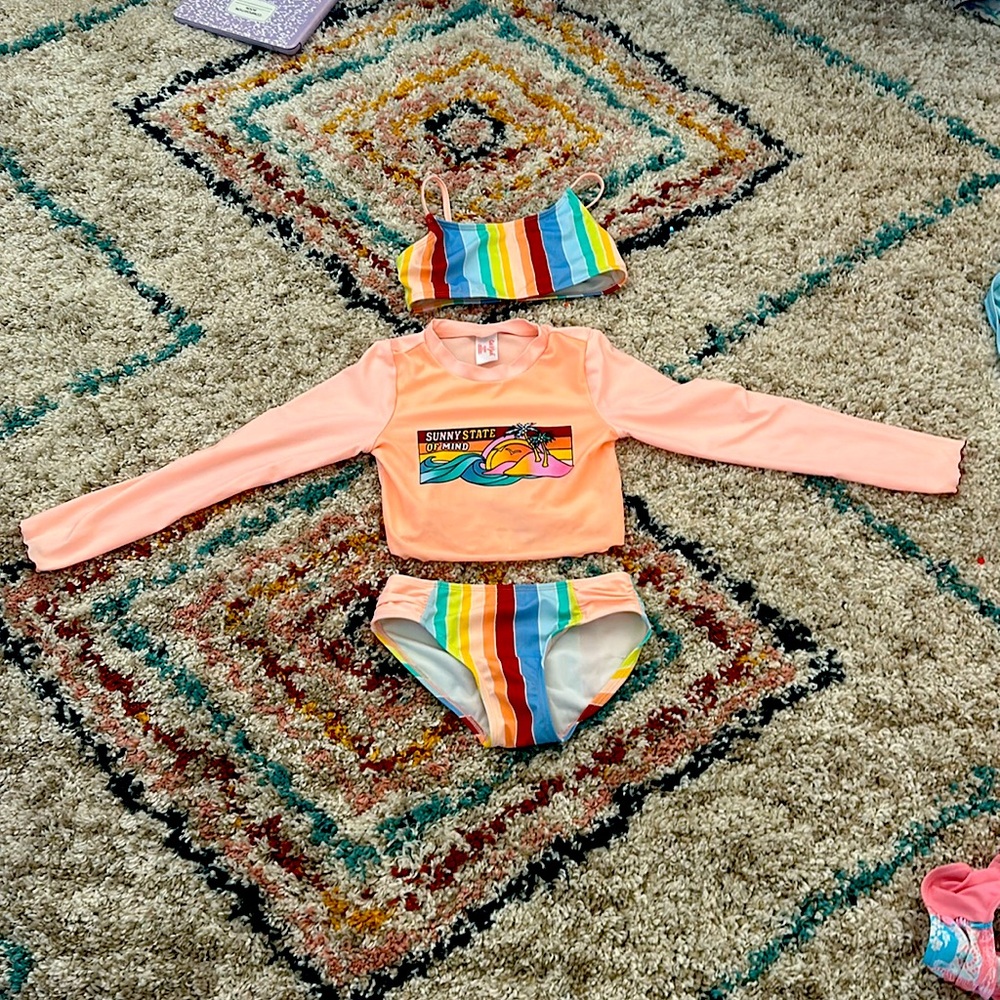 Bikini swimsuit with rash guard